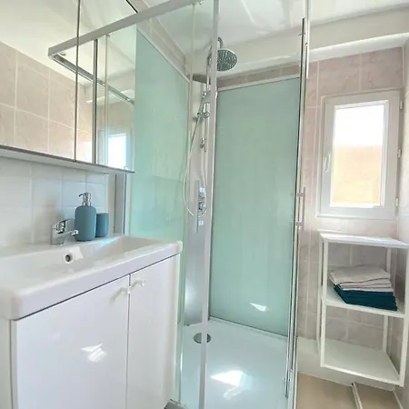 06at2 - Cosy Seaside T2 Ideally Located * أنتيب